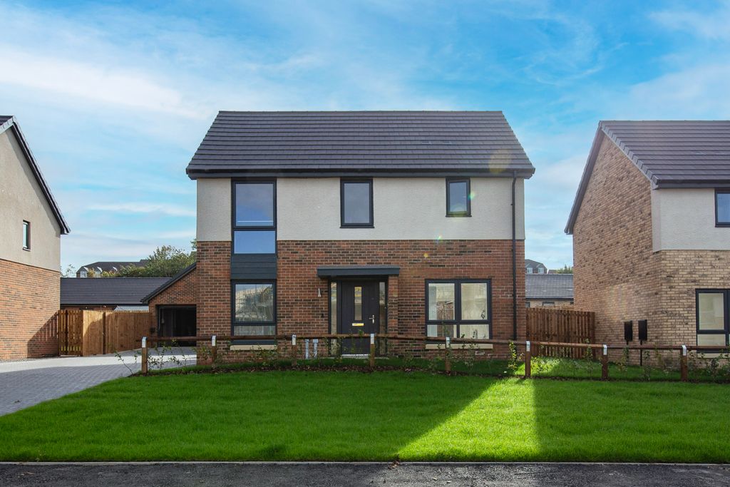 Property photo 1 of 17 Front External