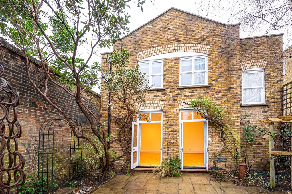 Property photo 3 of 13