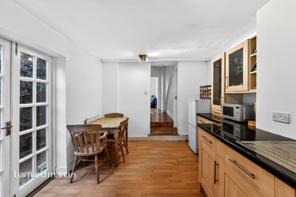 Property photo 3 of 9