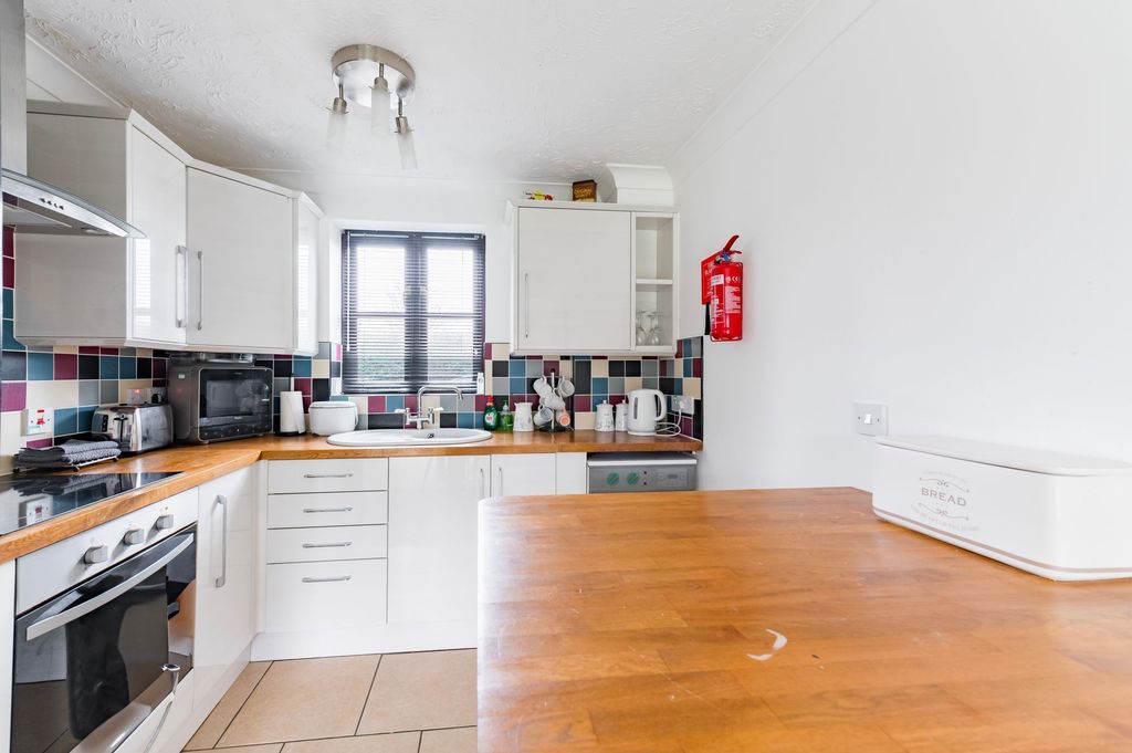Property photo 2 of 14
