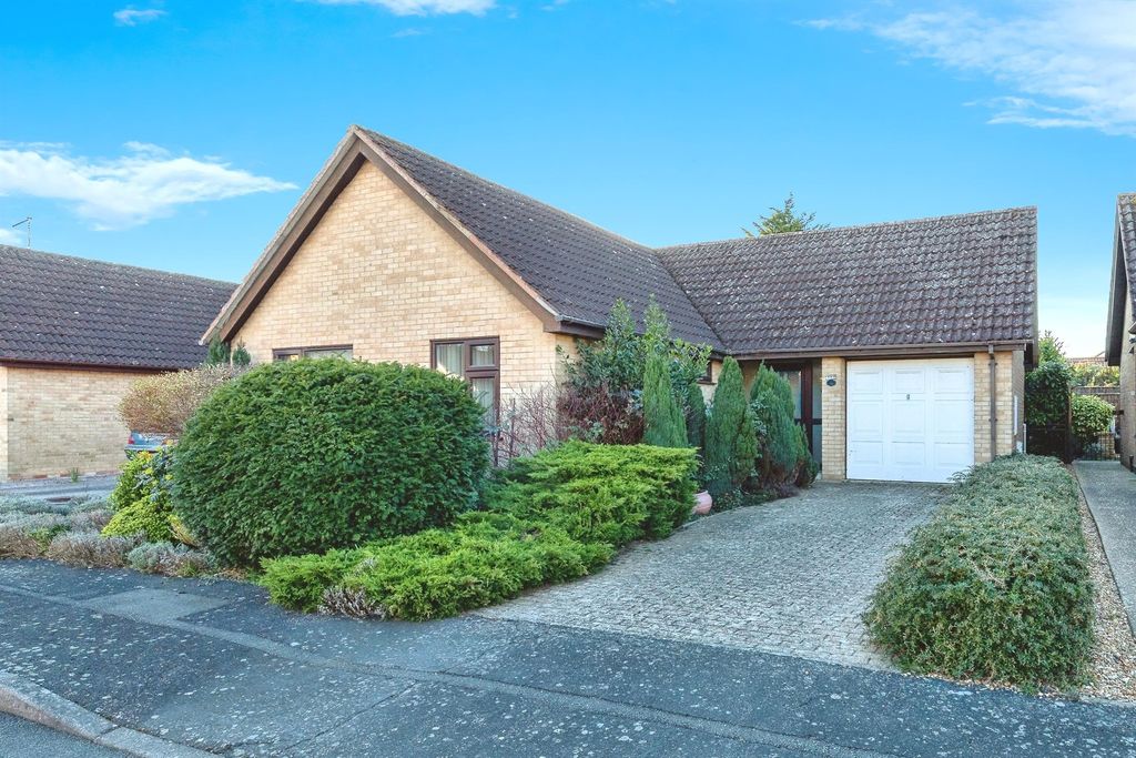 Property photo 1 of 17