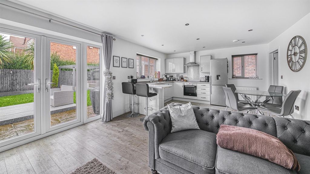 Property photo 3 of 29