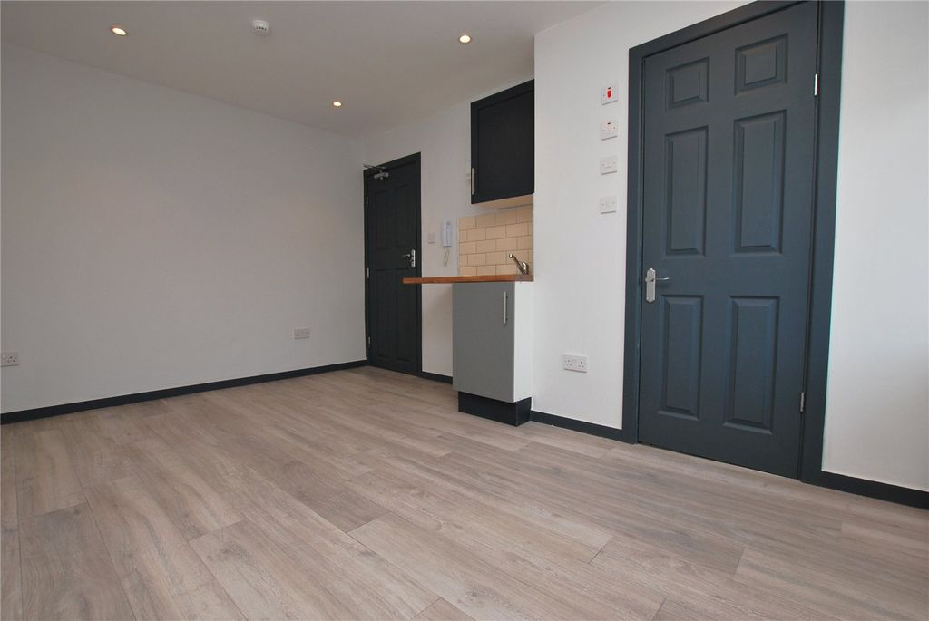 Property photo 3 of 5 Picture No. 03