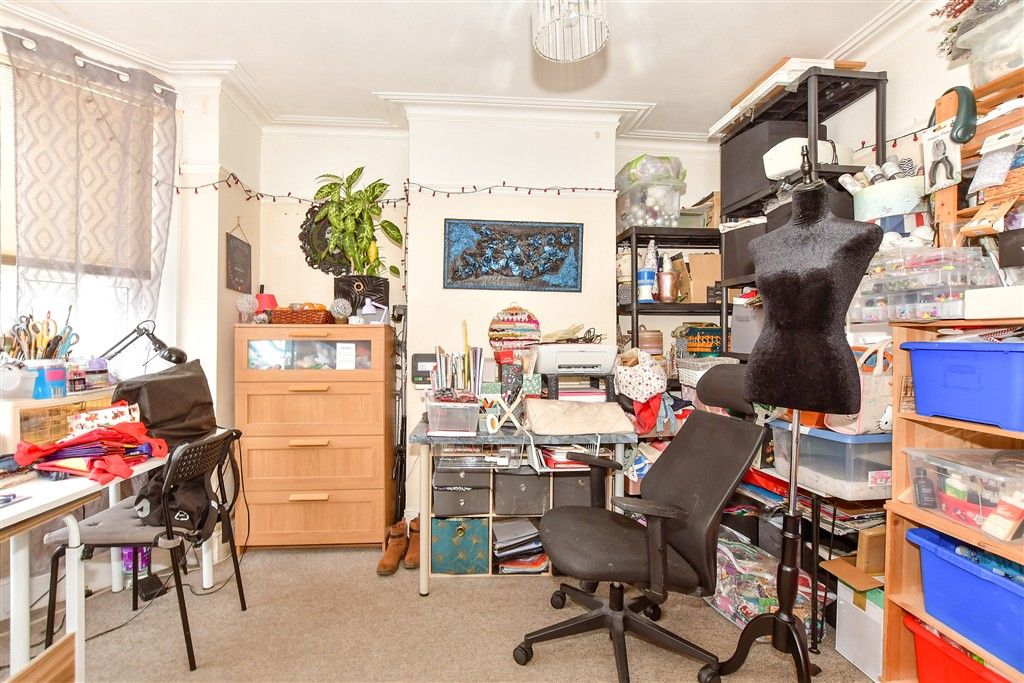 Property photo 2 of 8 Lounge