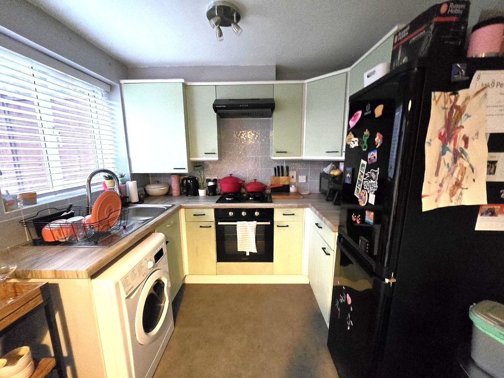 Property photo 2 of 9 Picture No. 12