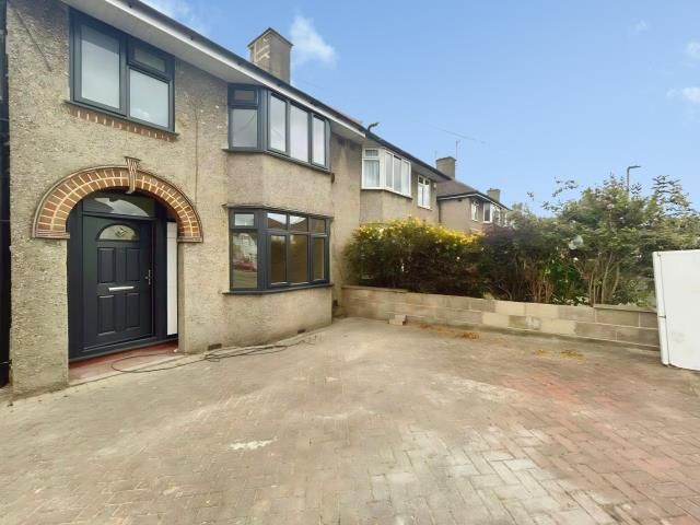 Property photo 1 of 8 Front Aspect