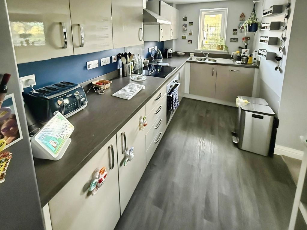 Property photo 3 of 12