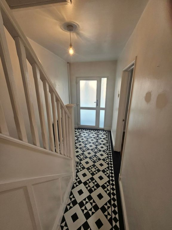 Property photo 2 of 12 Hallway