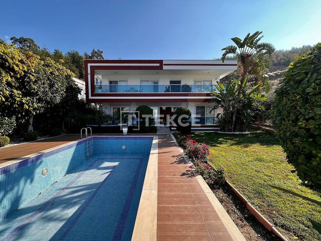 Property photo 2 of 46