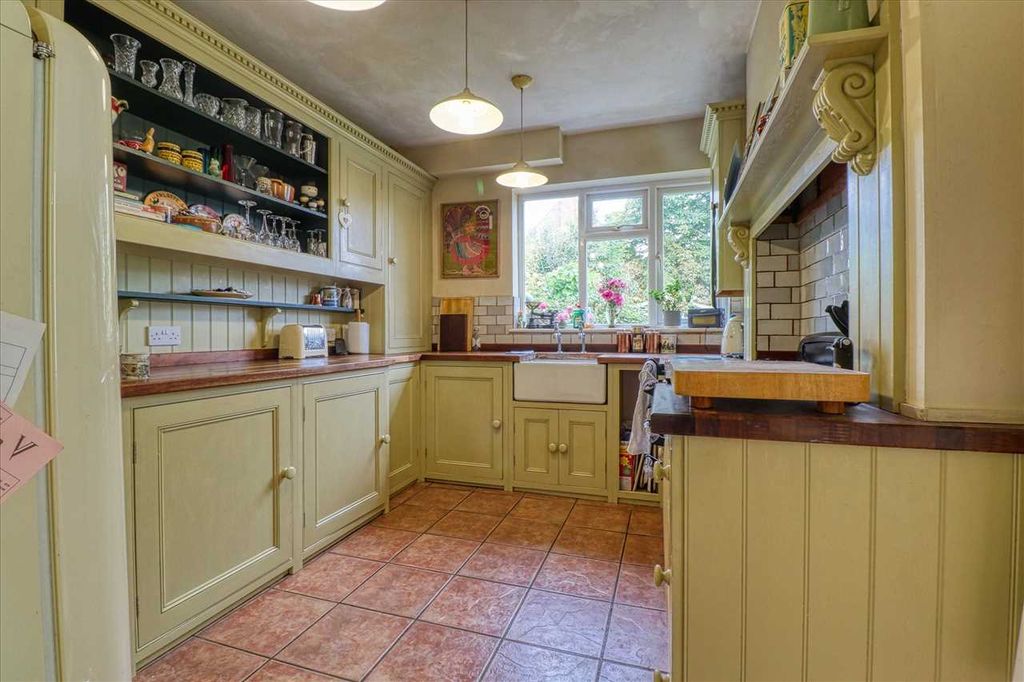 Additional image 7 of 5 bed semi-detached house for saleGreenway, Frinton On Sea CO13