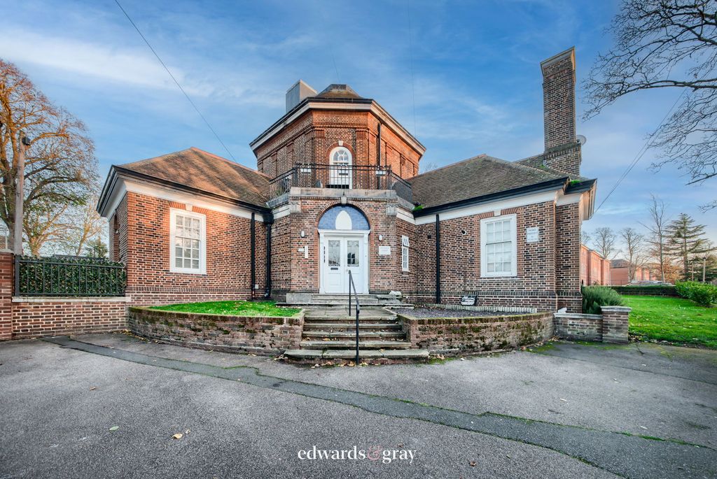 Property photo 1 of 8