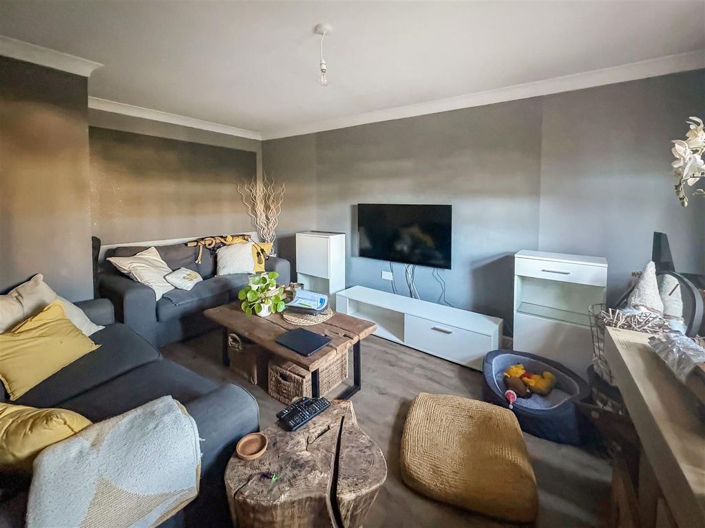 Property photo 2 of 15 Image00012.Jpg