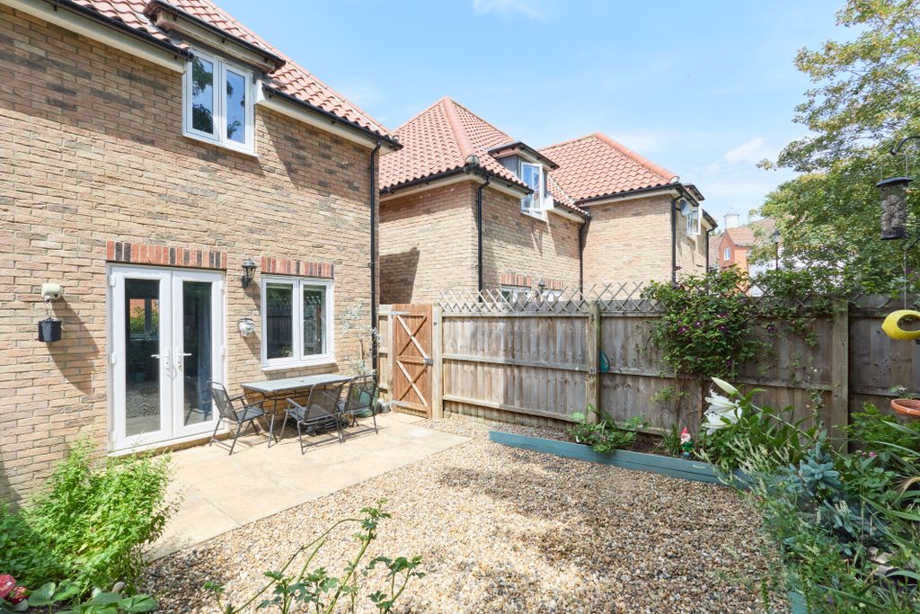Property photo 3 of 12
