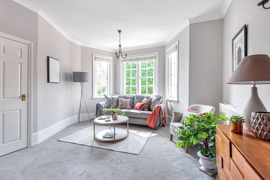 Property photo 2 of 19