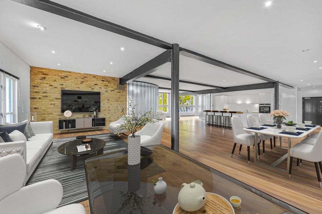 Property photo 1 of 9