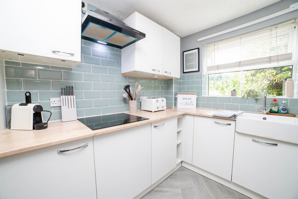 Property photo 3 of 21