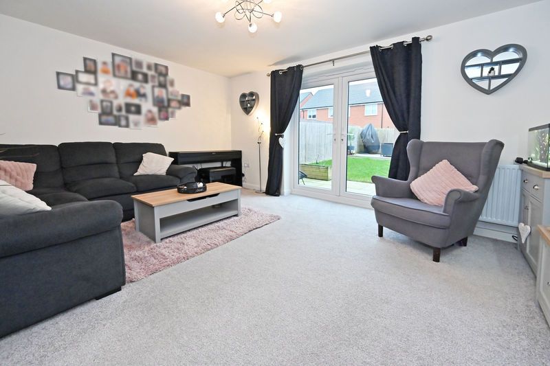 Property photo 3 of 34 Lounge