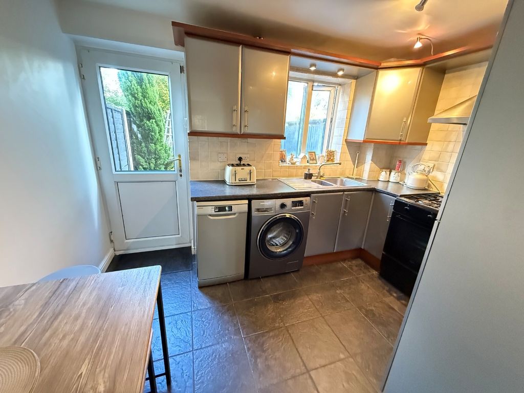 Property photo 2 of 12 4436703