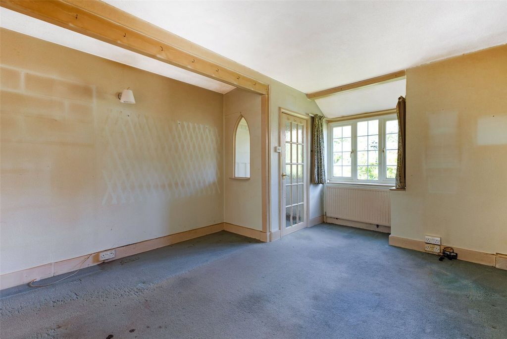 Property photo 3 of 12 Sitting Room