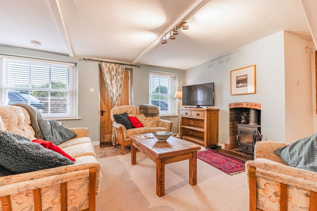 Property photo 2 of 16