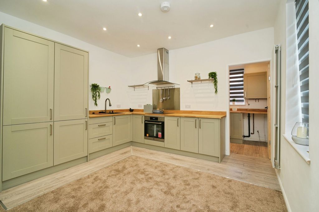 Property photo 1 of 24 Pbox-Img.Jpg