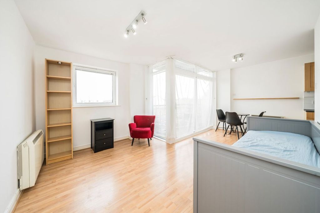 Property photo 3 of 7