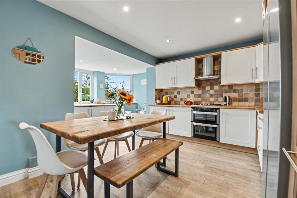 Property photo 2 of 30 Kitchen Breakfast Room