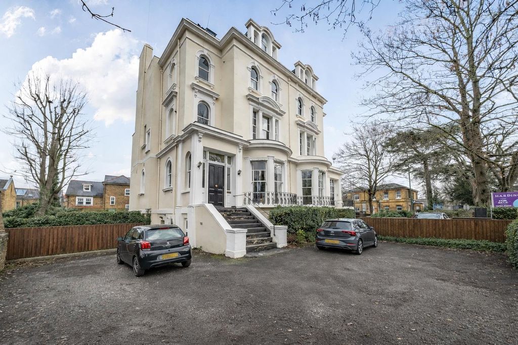 Property photo 1 of 9