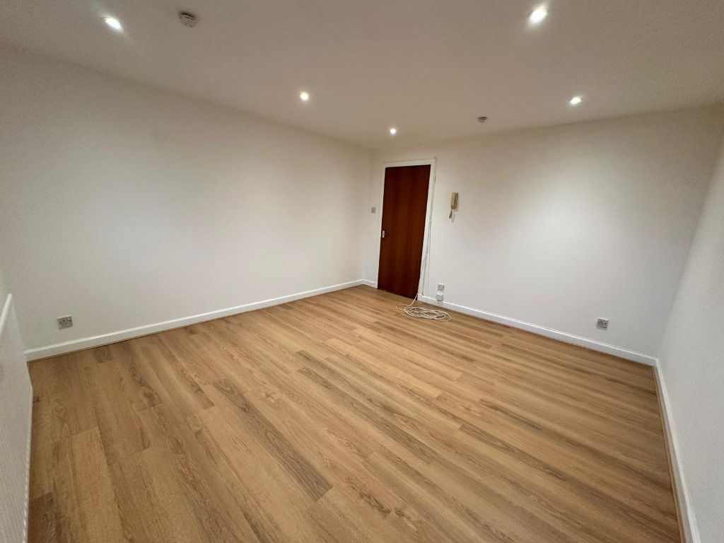 Property photo 3 of 9 Photo 3