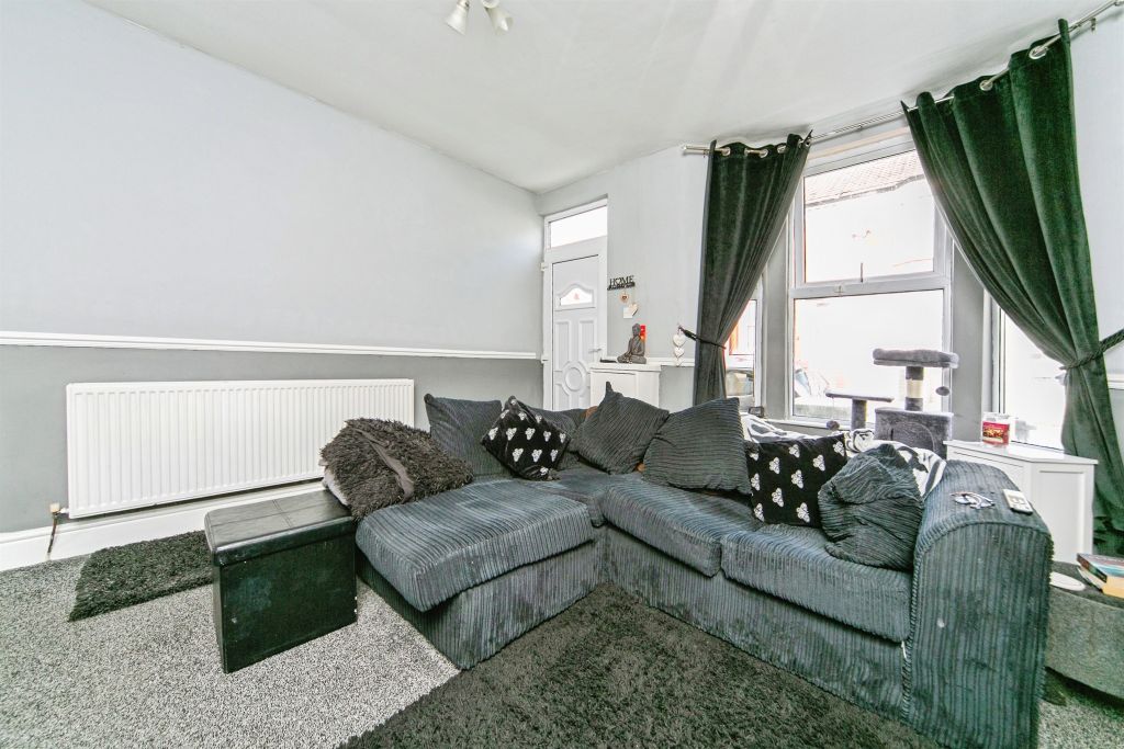 Property photo 3 of 17