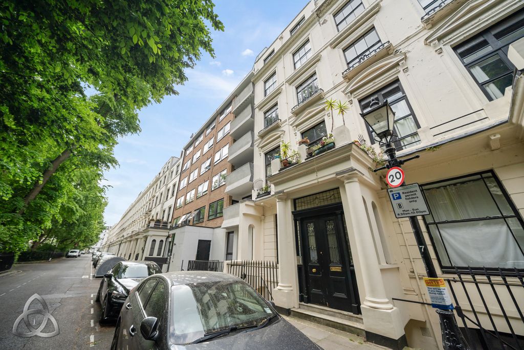 Property photo 2 of 13 Flat 6, 6 Queens Gardens W2 3Ba-12