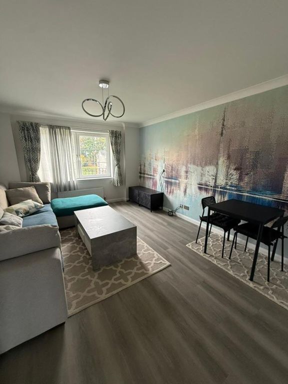 Property photo 2 of 12 Lounge