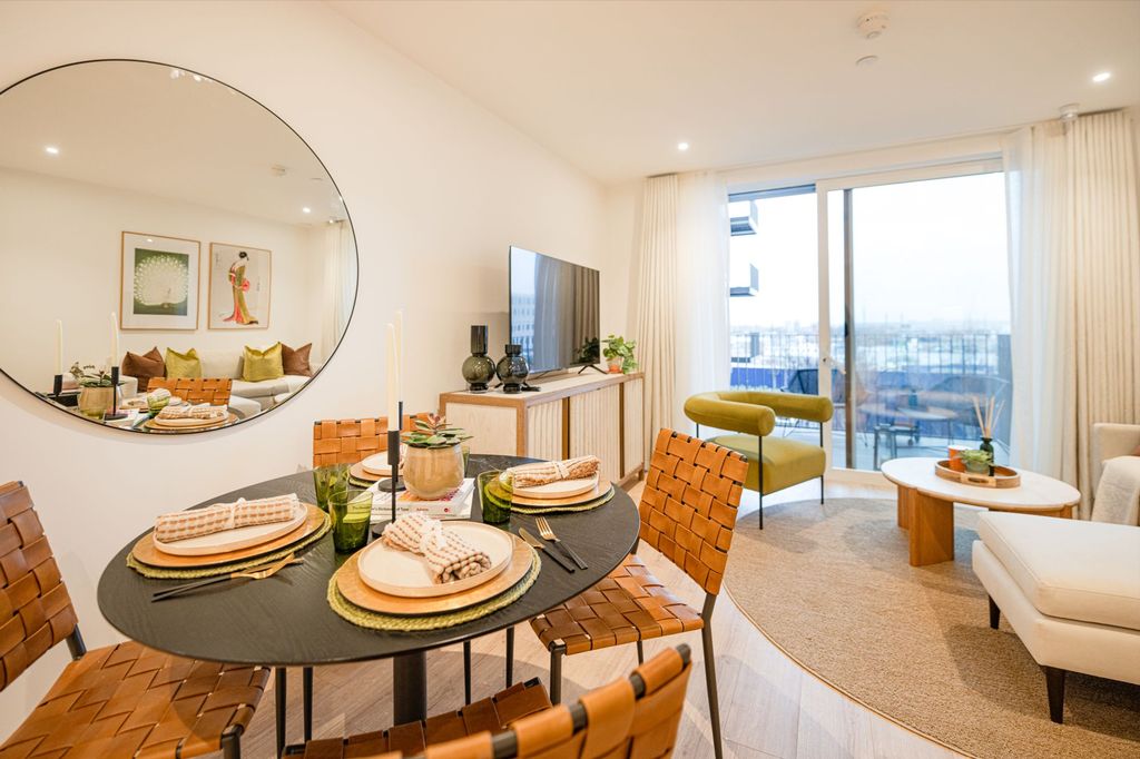 Property photo 2 of 21