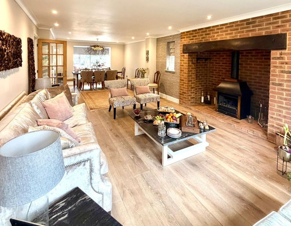 Property photo 2 of 17 Picture No. 12