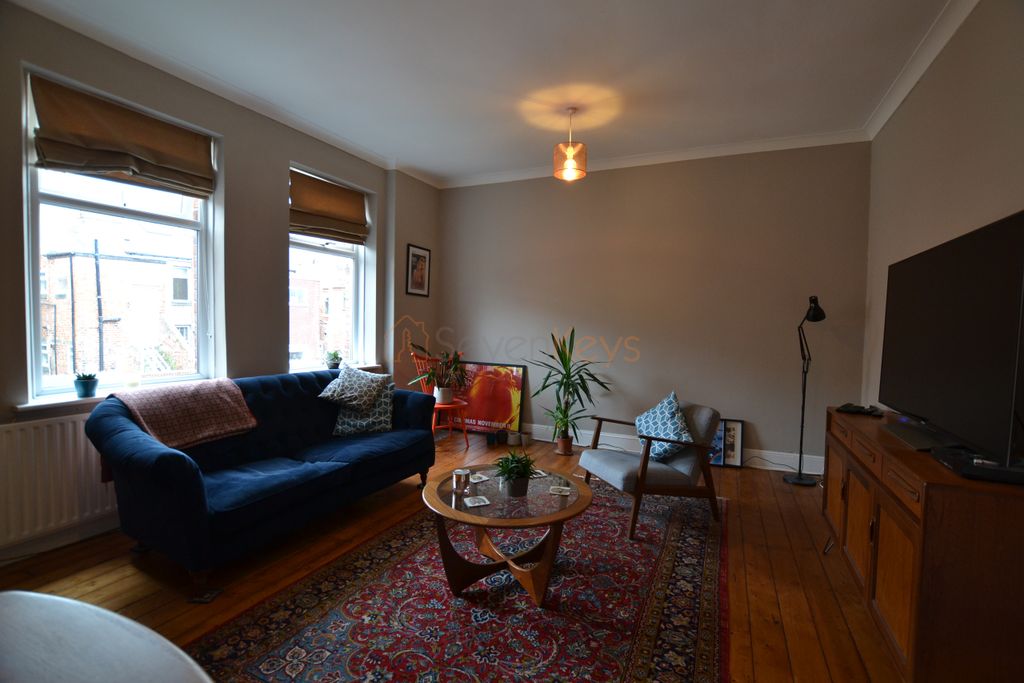 Property photo 2 of 12 Lounge