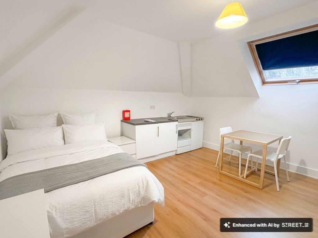 Property photo 1 of 3