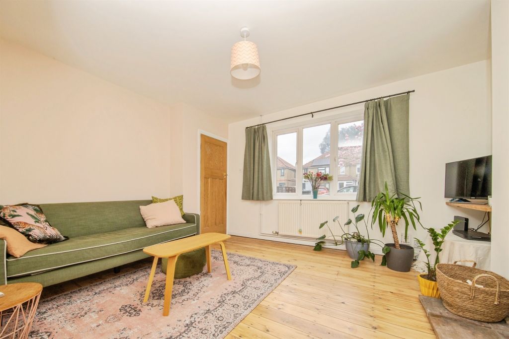 Property photo 2 of 28