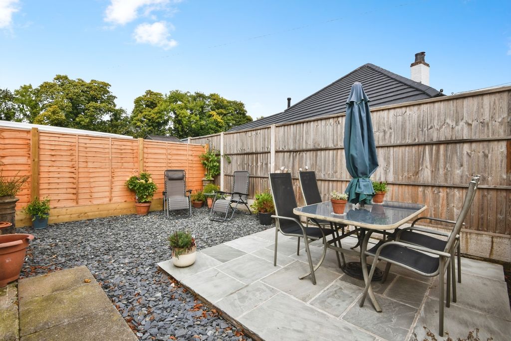 Property photo 3 of 17 Garden