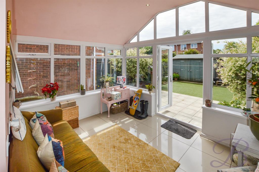 Property photo 3 of 15 W18Onltmxukd9Tguy11Gca.Jpg