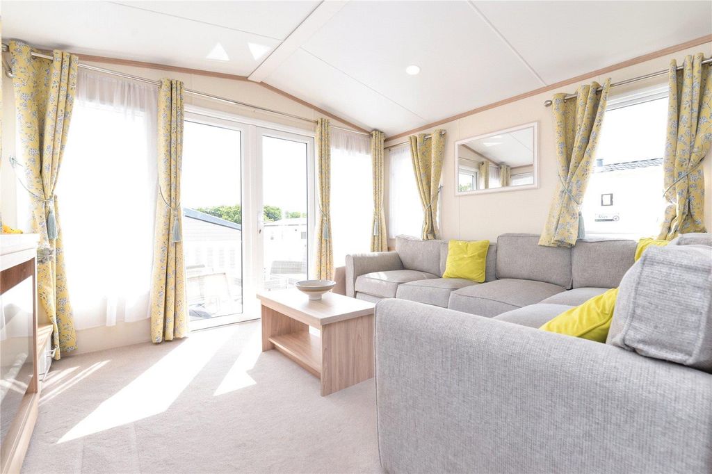 Property photo 3 of 16 Picture No. 06