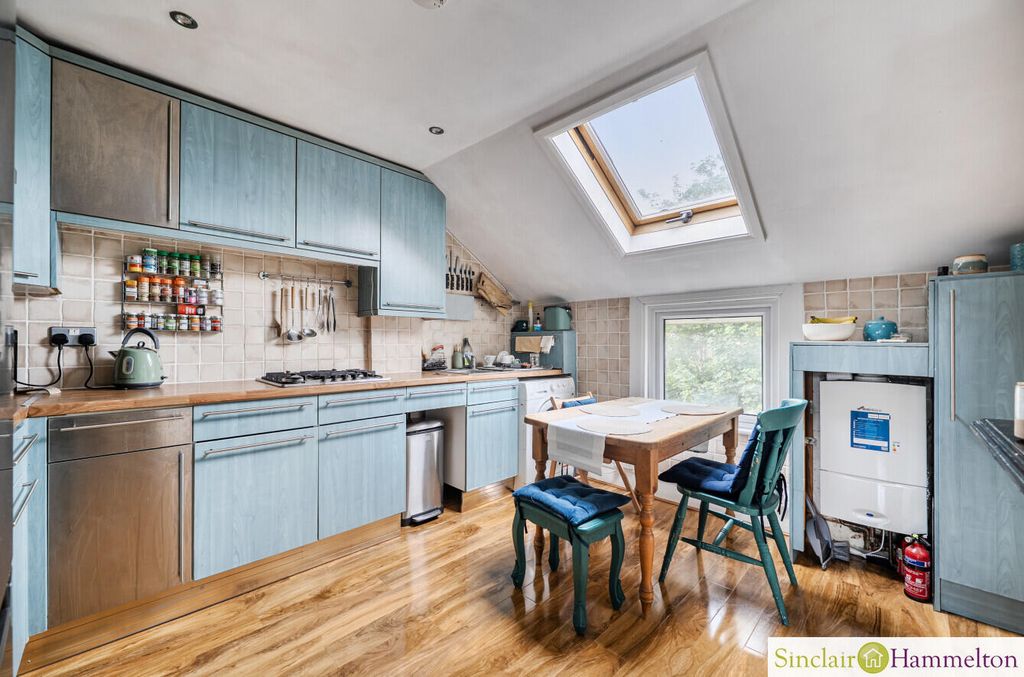 Property photo 3 of 16 Kitchen