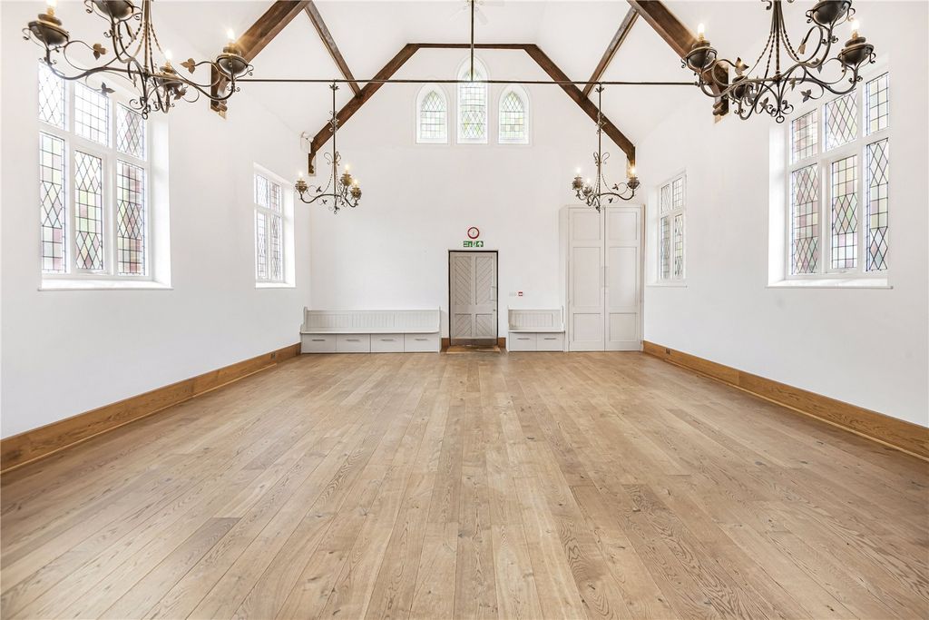 Property photo 3 of 19 Main Hall