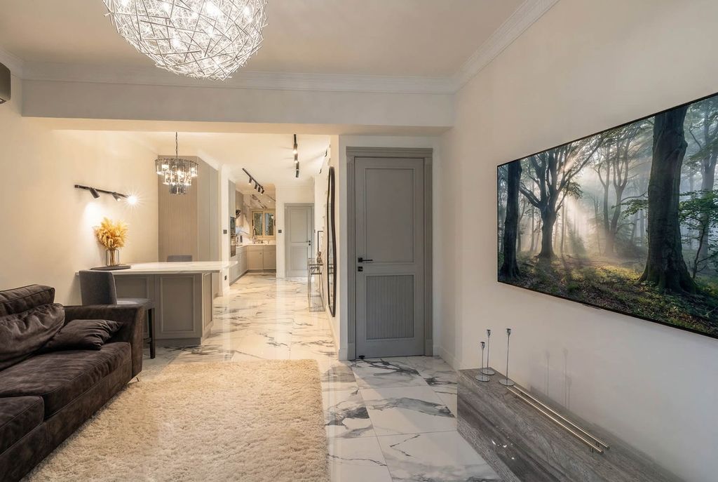 Property photo 3 of 27