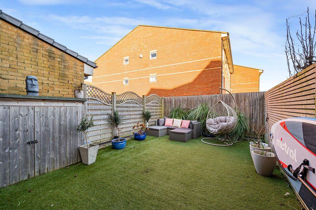 Property photo 3 of 36