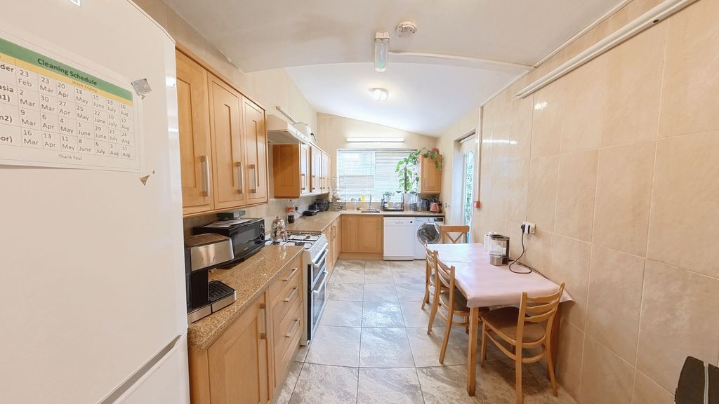 Property photo 2 of 29
