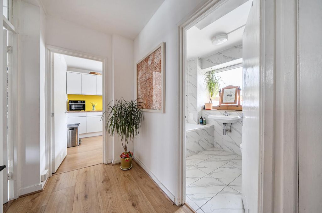 Property photo 1 of 12 Hallway.Jpg