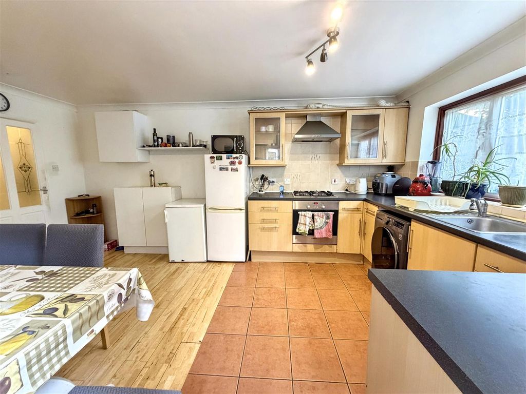 Property photo 3 of 13 Kitchen/Diner