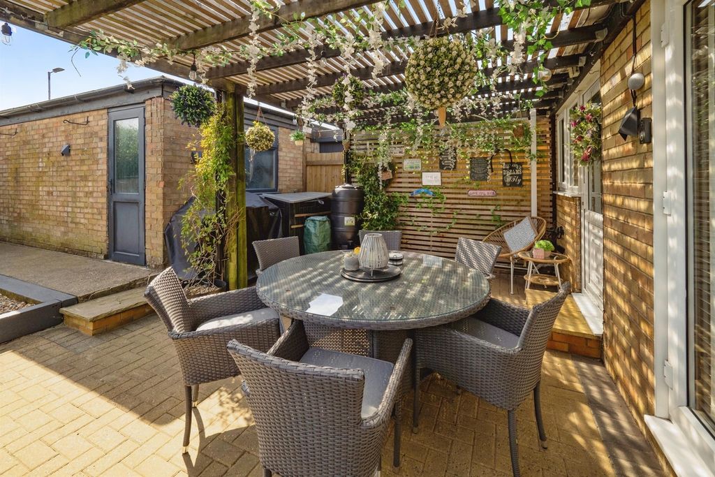 Property photo 3 of 19