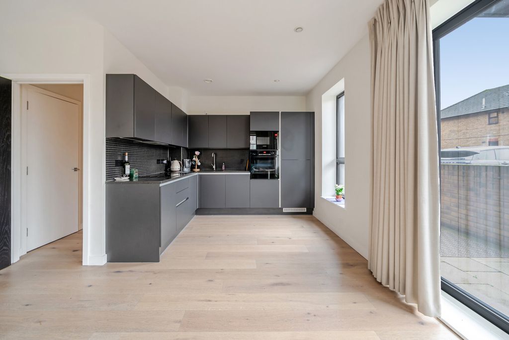 Property photo 3 of 19 1395014-14-6960Fc...