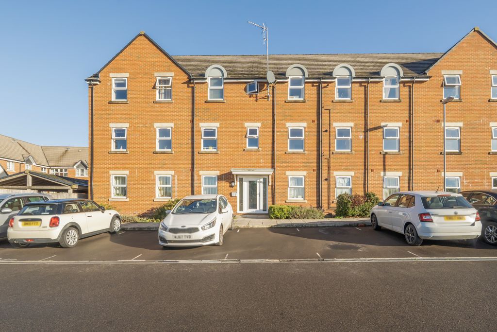 Property photo 1 of 11 15355051